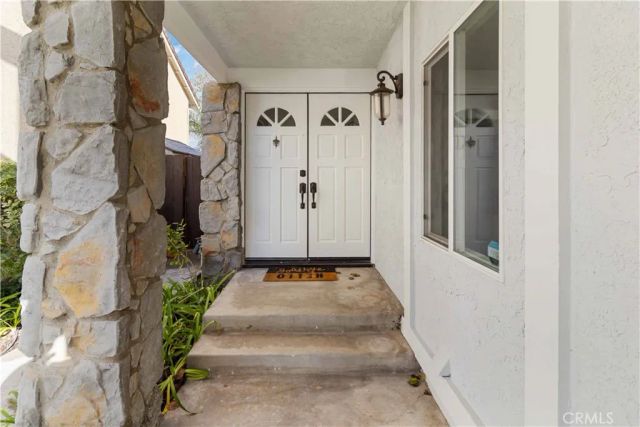 19853 Collins, Canyon Country, CA 91351