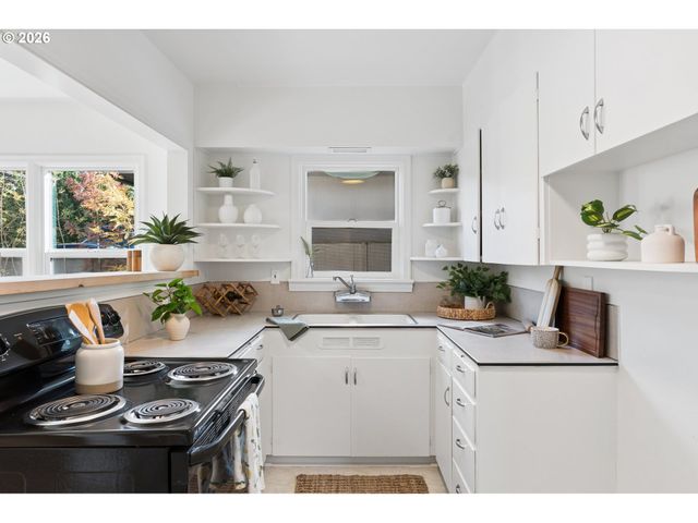 2715 Se 58TH Ave, Portland, OR 97206