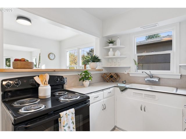2715 Se 58TH Ave, Portland, OR 97206