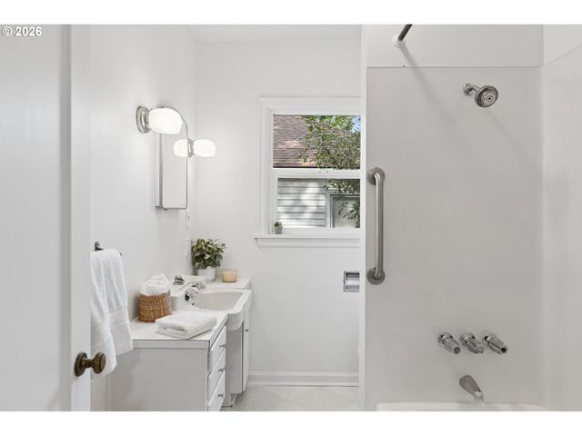 2715 Se 58TH Ave, Portland, OR 97206
