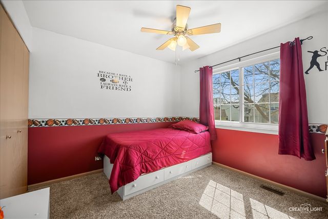 12 Middlefield Court, Lake In The Hills, IL 60156