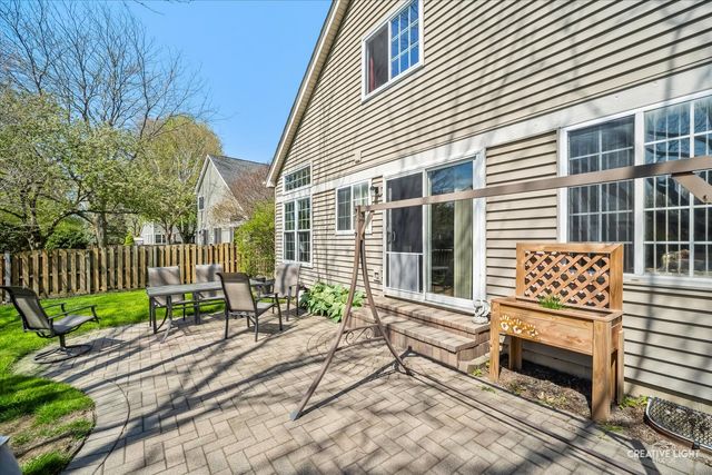 12 Middlefield Court, Lake In The Hills, IL 60156