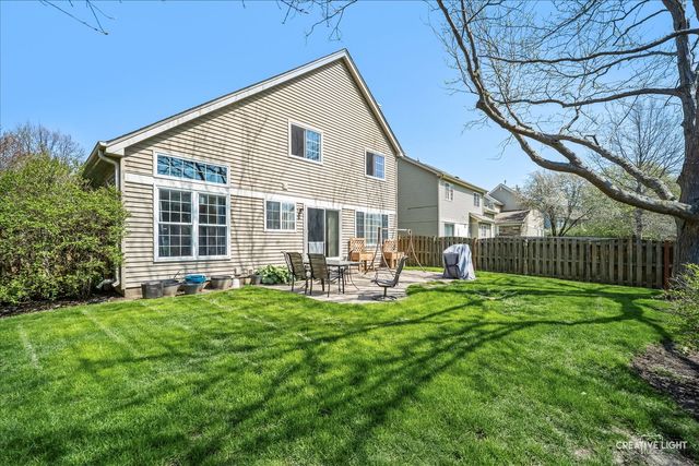 12 Middlefield Court, Lake In The Hills, IL 60156