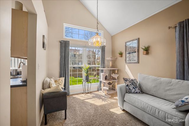 12 Middlefield Court, Lake In The Hills, IL 60156