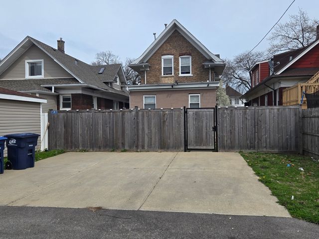 316 S 10th Avenue, Maywood, IL 60153