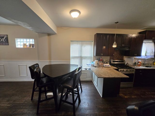 316 S 10th Avenue, Maywood, IL 60153