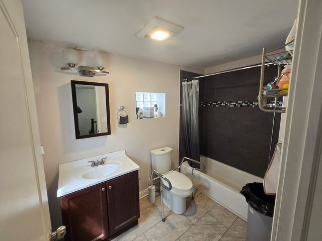 316 S 10th Avenue, Maywood, IL 60153