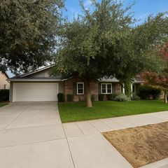 346 E Carpenter Avenue, Reedley, CA 93654