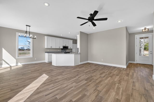 37 Old 64 Hwy, Flintville, TN 37335