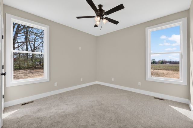 37 Old 64 Hwy, Flintville, TN 37335