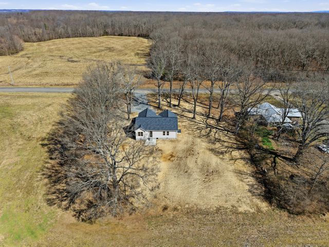 37 Old 64 Hwy, Flintville, TN 37335