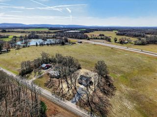 37 Old 64 Hwy, Flintville, TN 37335