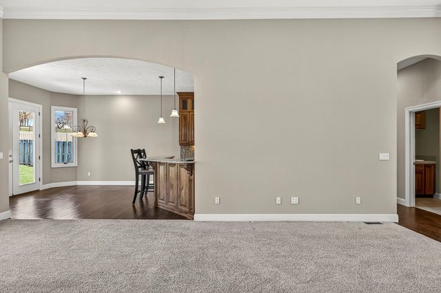 3905 E Windsmore Drive, Springfield, MO 65802