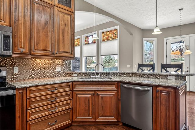 3905 E Windsmore Drive, Springfield, MO 65802