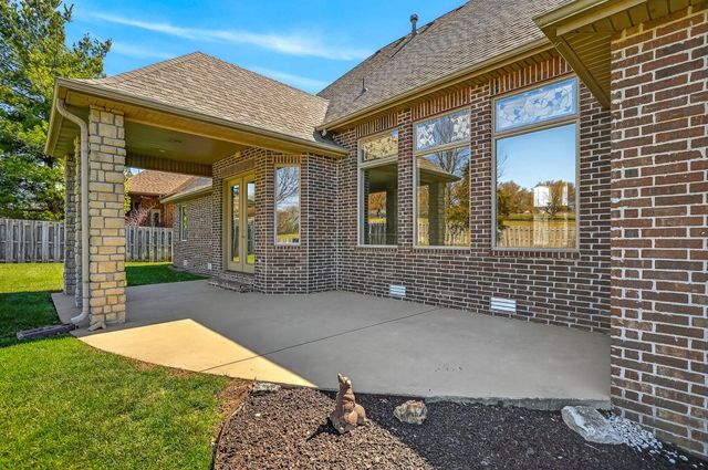 3905 E Windsmore Drive, Springfield, MO 65802