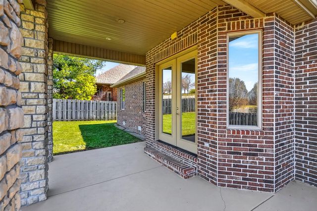 3905 E Windsmore Drive, Springfield, MO 65802