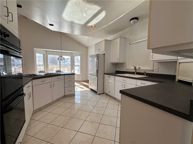 26 S Main Street, Houston, PA 15342