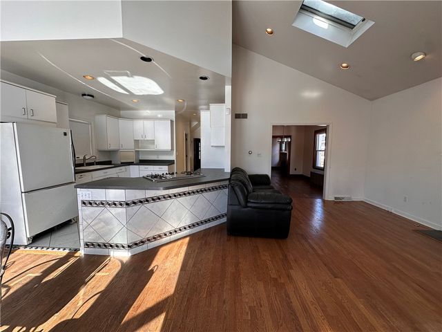 26 S Main Street, Houston, PA 15342