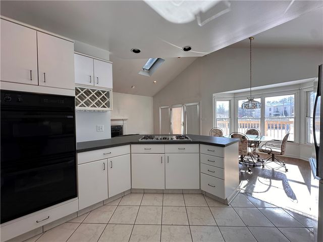 26 S Main Street, Houston, PA 15342