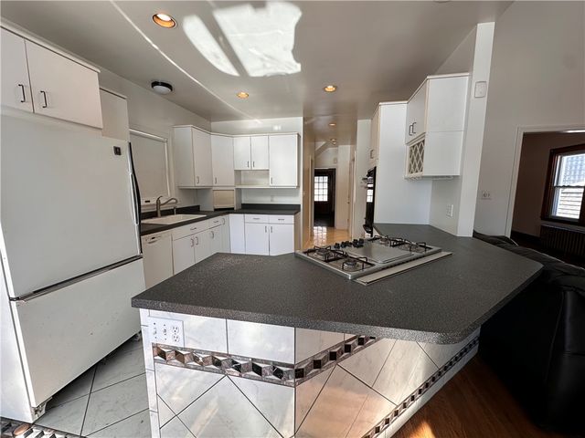 26 S Main Street, Houston, PA 15342