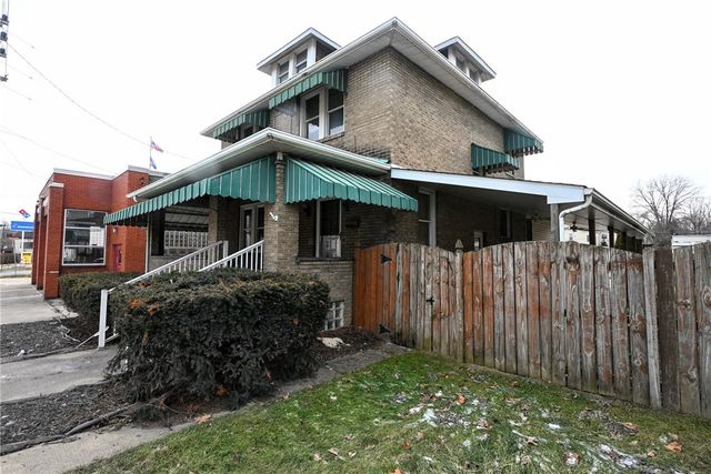 26 S Main Street, Houston, PA 15342