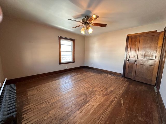 26 S Main Street, Houston, PA 15342