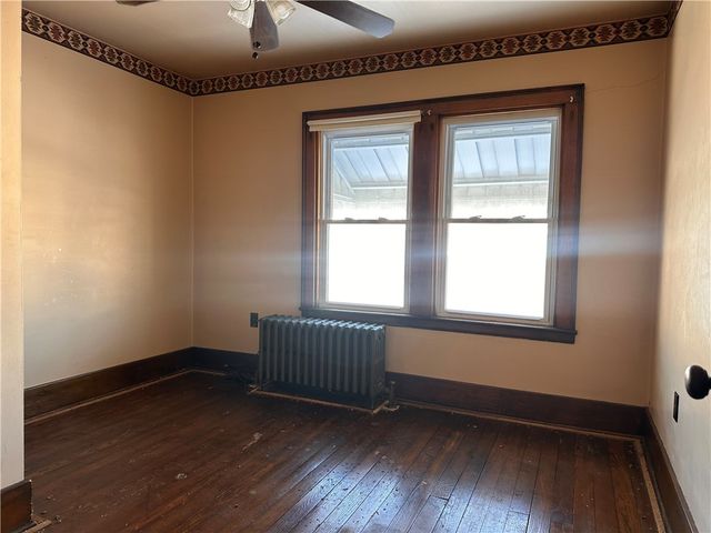 26 S Main Street, Houston, PA 15342