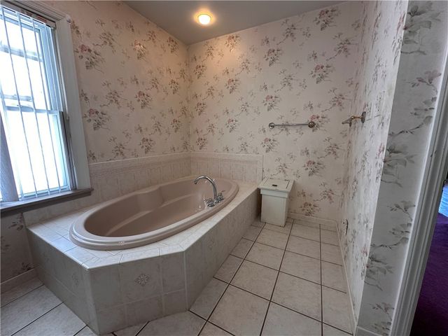 26 S Main Street, Houston, PA 15342