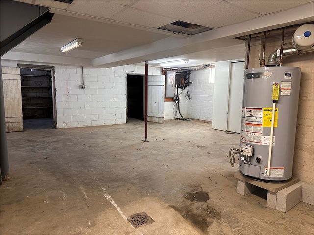 26 S Main Street, Houston, PA 15342