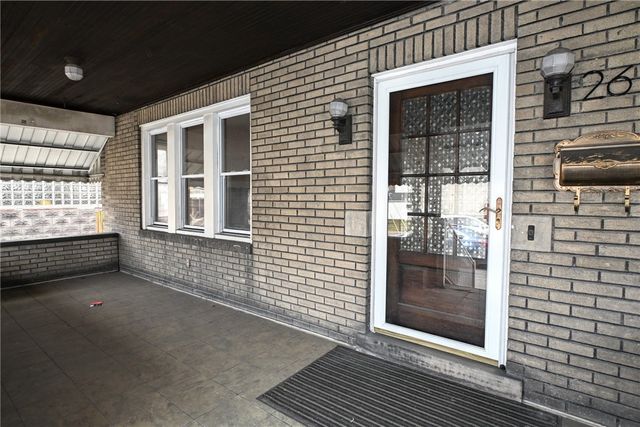 26 S Main Street, Houston, PA 15342