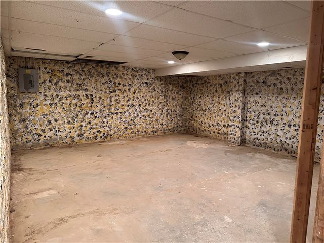 26 S Main Street, Houston, PA 15342