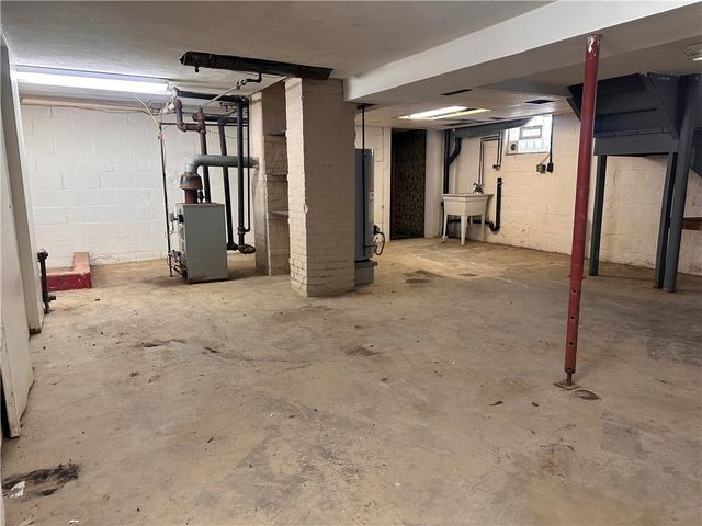 26 S Main Street, Houston, PA 15342