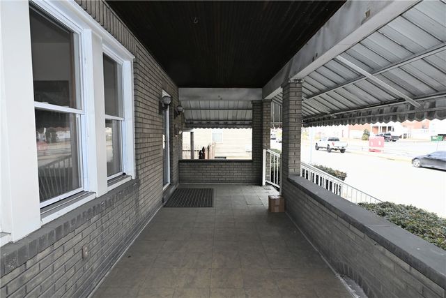 26 S Main Street, Houston, PA 15342