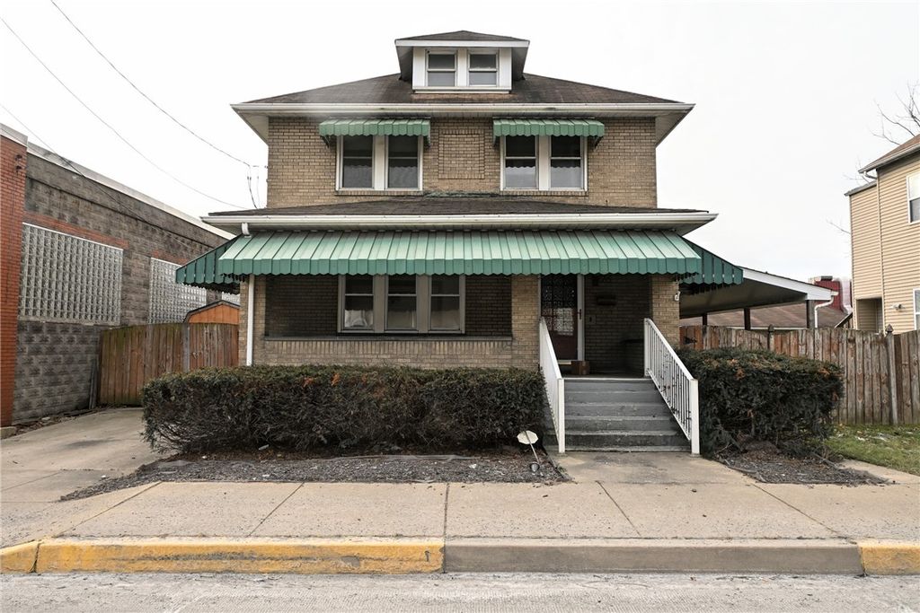 26 S Main Street, Houston, PA 15342