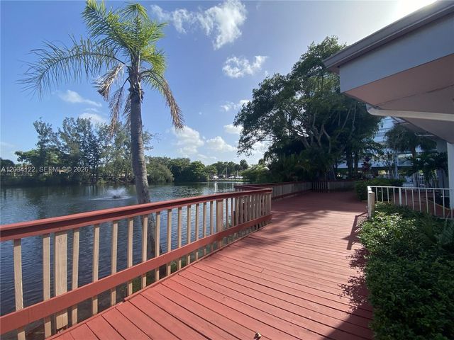 1200 NE Miami Gardens Dr 206W, Miami, FL 33179