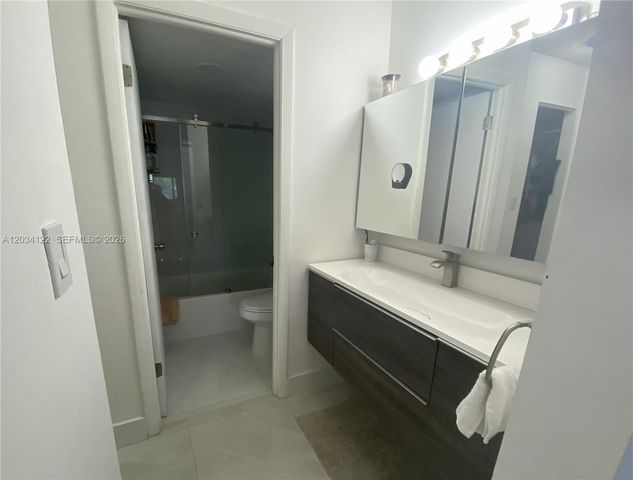 1200 NE Miami Gardens Dr 206W, Miami, FL 33179