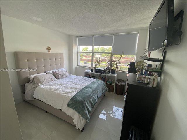 1200 NE Miami Gardens Dr 206W, Miami, FL 33179