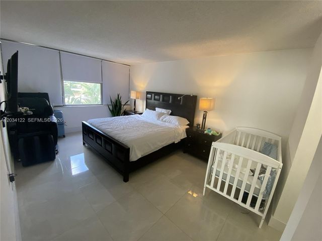 1200 NE Miami Gardens Dr 206W, Miami, FL 33179