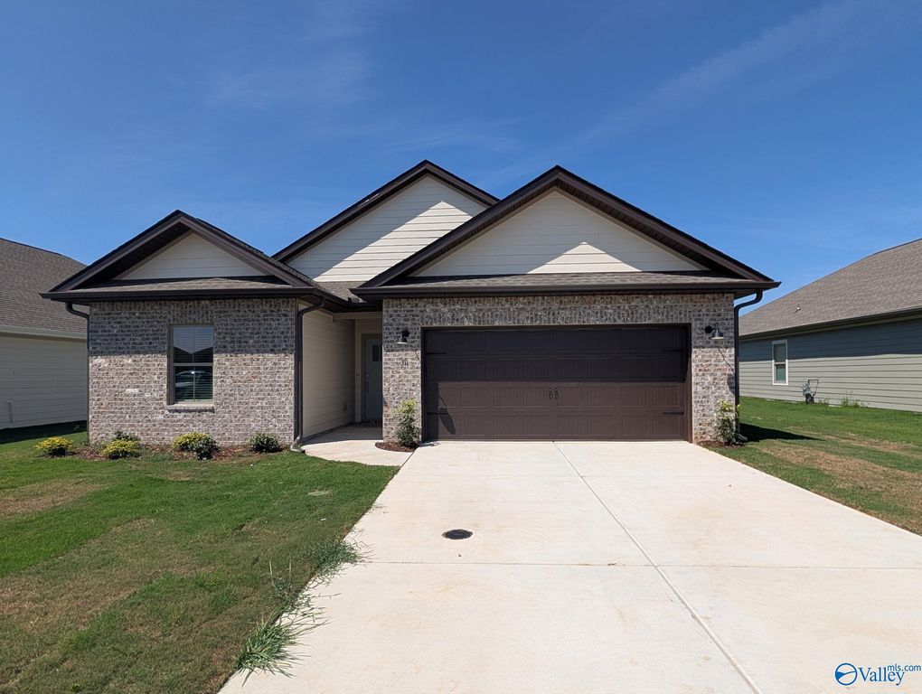 311 Susan Lynn Drive, Meridianville, AL 35759