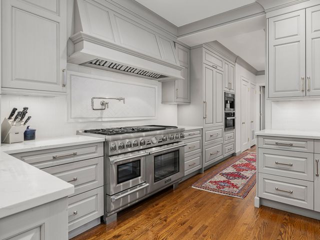 232 E WALTON Place 5E, Chicago, IL 60611