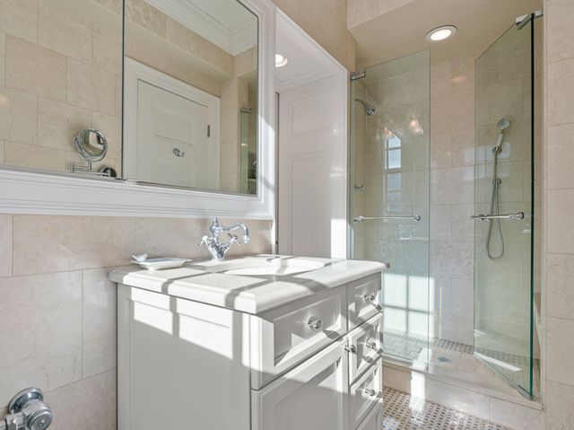 232 E WALTON Place 5E, Chicago, IL 60611