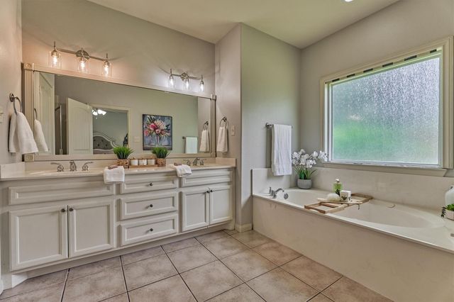 3102 Woodwind Circle, Montgomery, TX 77356