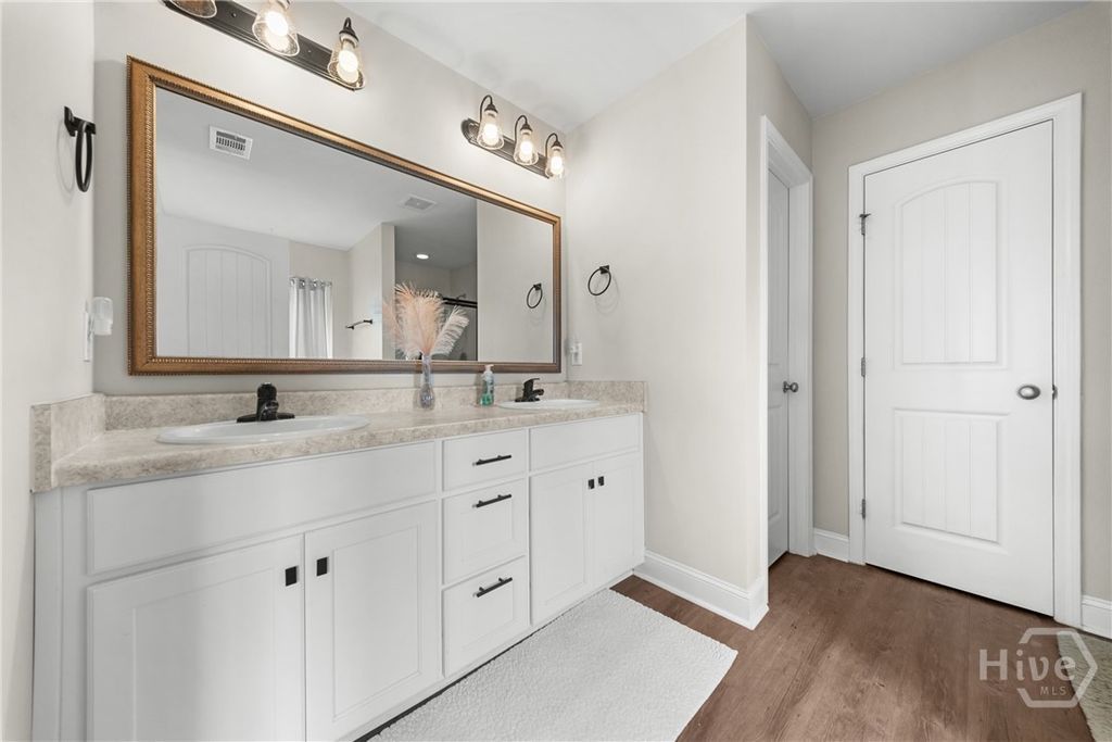 Image 13 of property listing at 169 Sawgrass Drive, Savannah, GA 31405