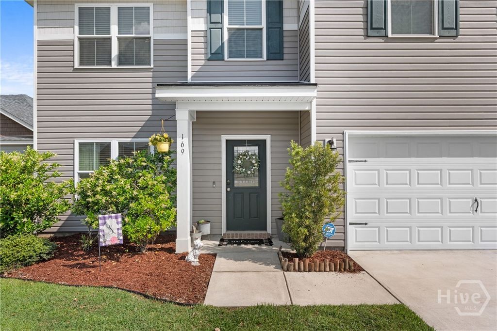 Image 2 of property listing at 169 Sawgrass Drive, Savannah, GA 31405