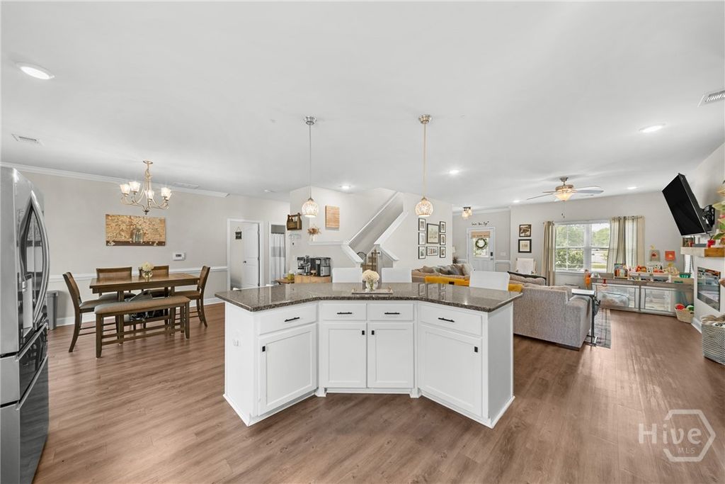 Image 9 of property listing at 169 Sawgrass Drive, Savannah, GA 31405