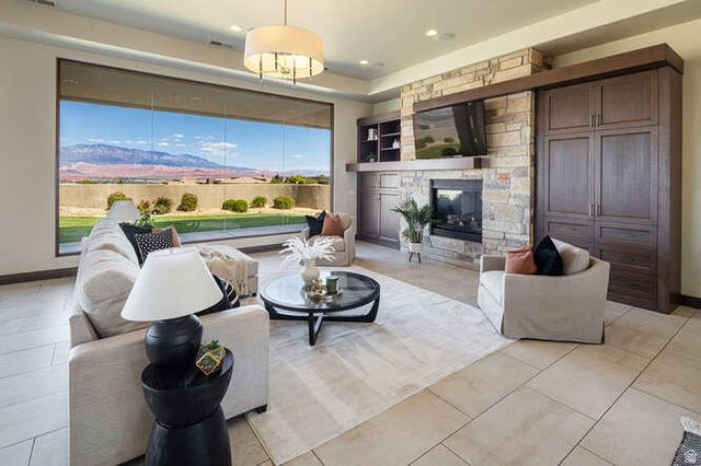 2040 S PINNACLE CIR, St. George, UT 84790