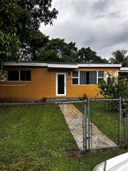10900 NW 22nd Ct, Miami, FL 33167