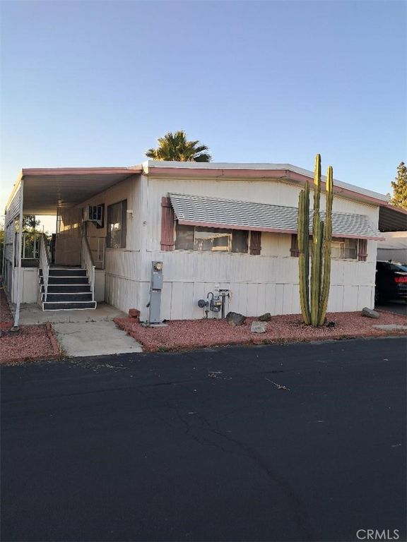 725 THORNTON W 97, Hemet, CA 92543
