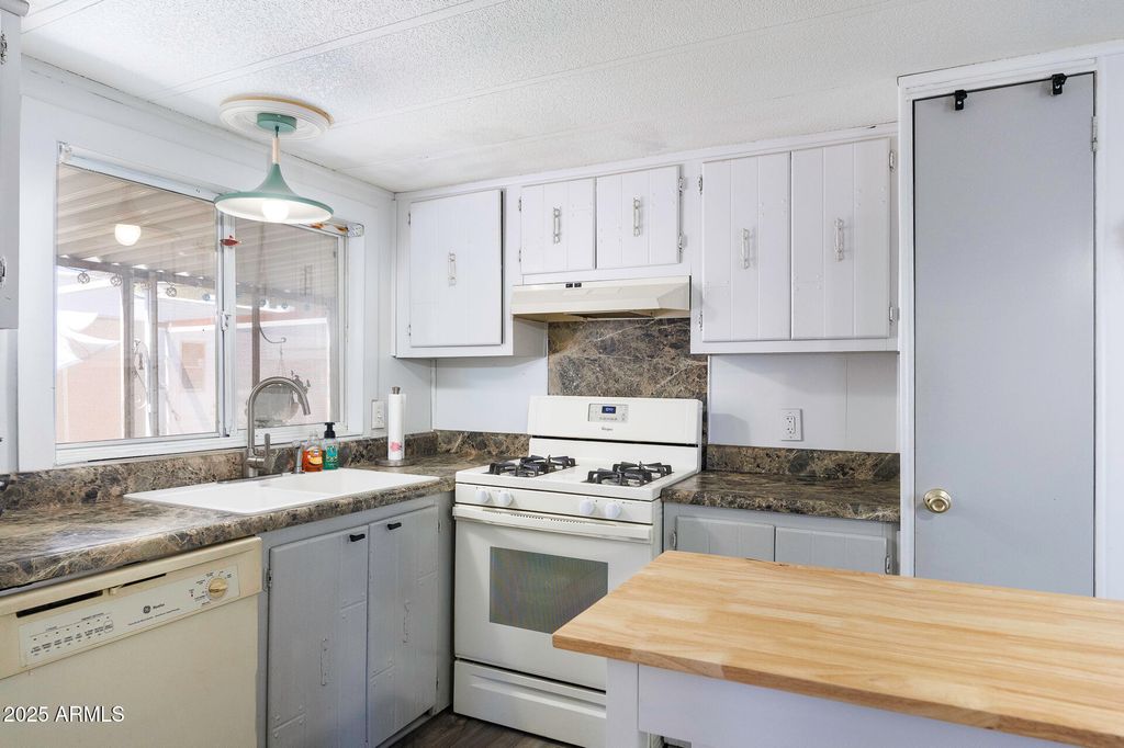 Image 8 of property listing at 120 W ONEIL Drive 48, Casa Grande, AZ 85122