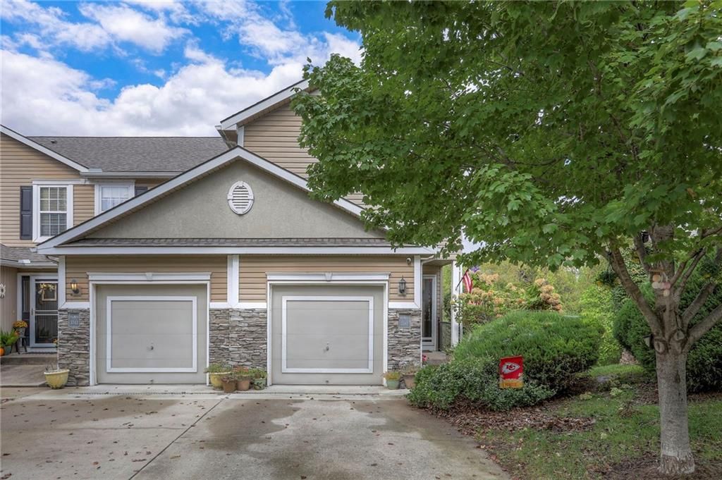 3341 SW Shadow Glen Drive, Blue Springs, MO 64015